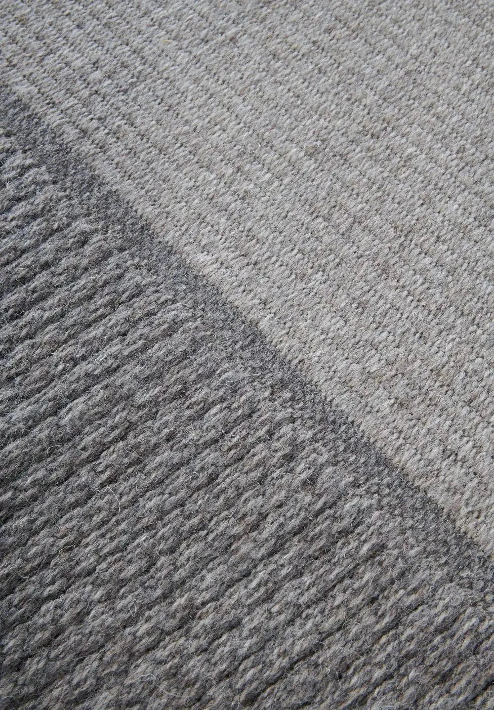 1843 106103 Rug - Image 5