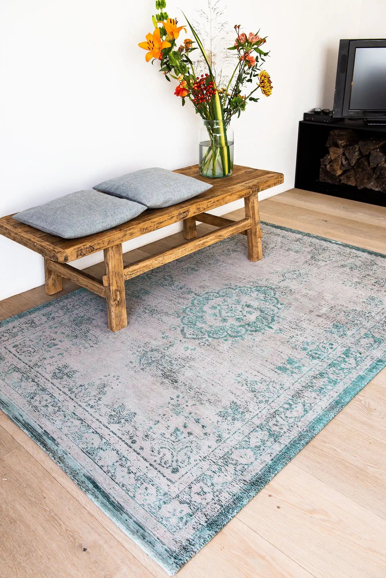 Fading World Medallion 8259 Jade Oyster Rugs