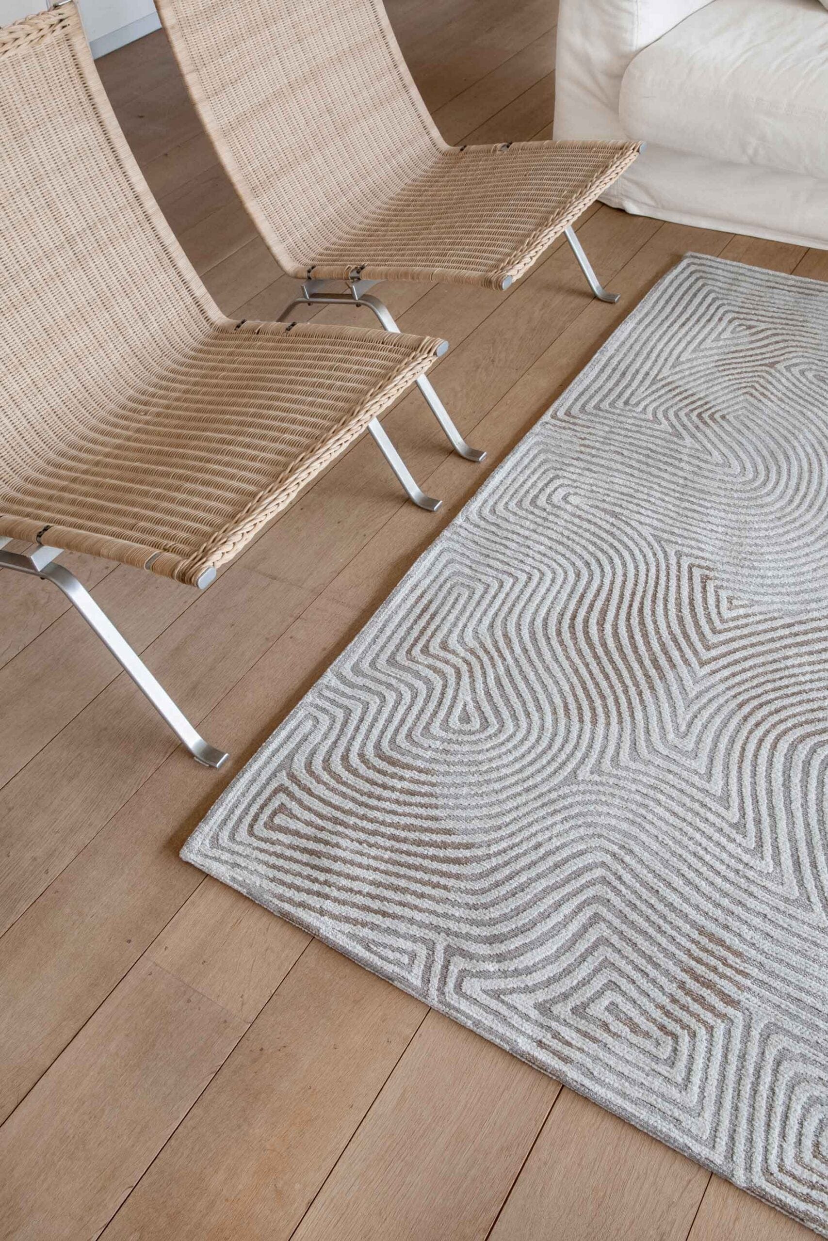 Meditation Coral 9228 Oyster White Rugs Round