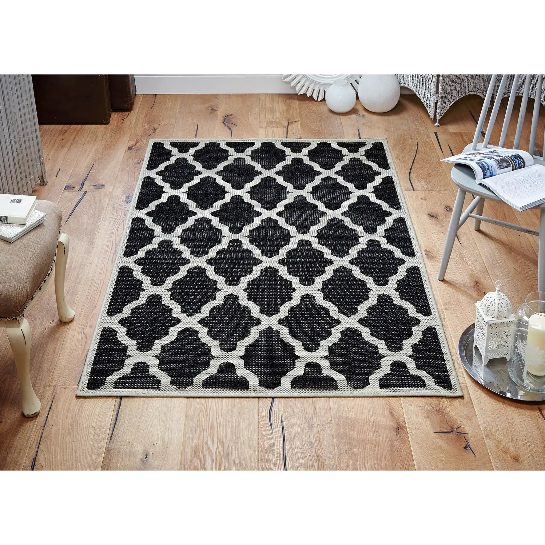 Moda Flatweave Trellis Black