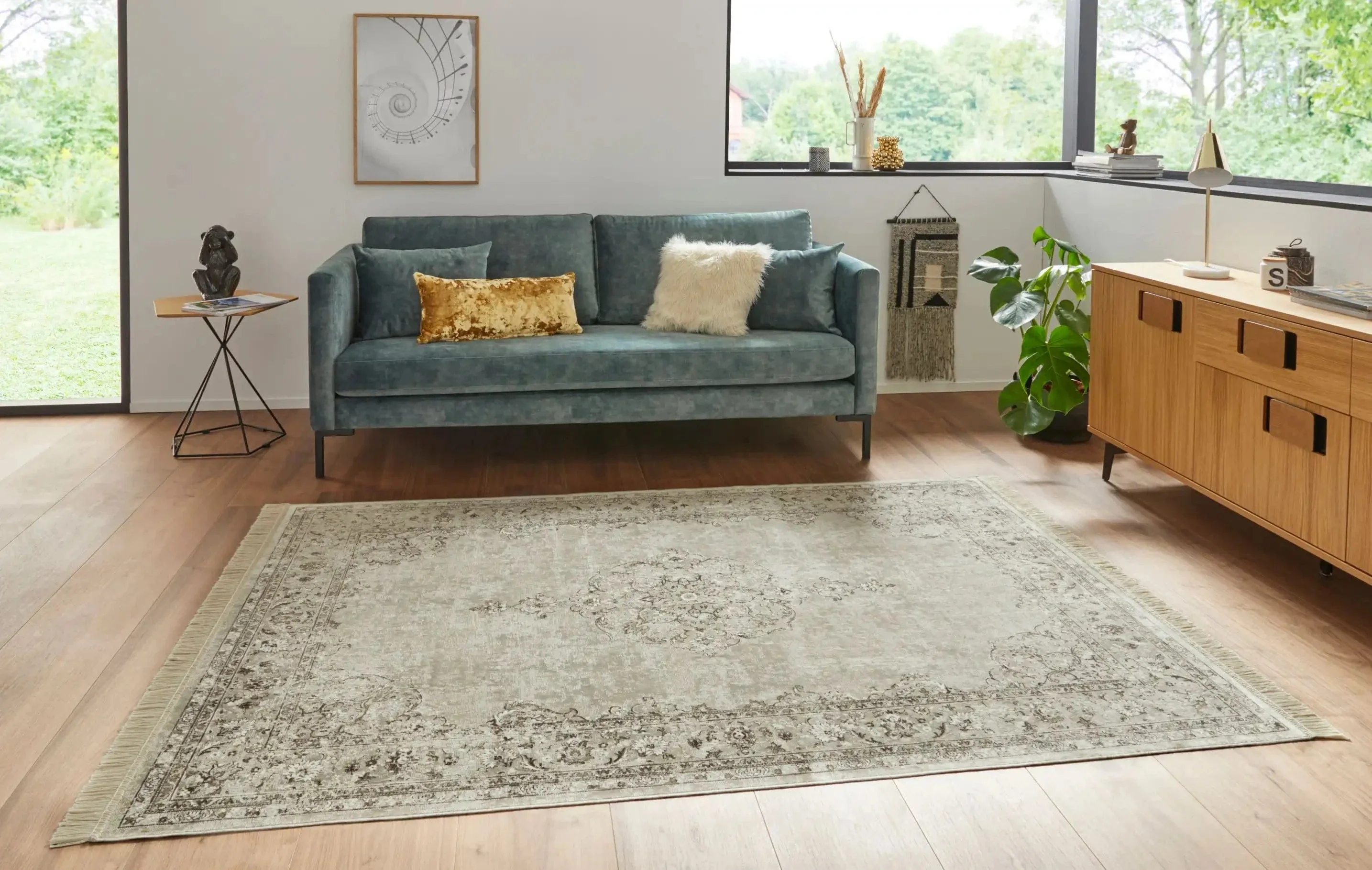 Naveh 104382 Medallion Cream Rug