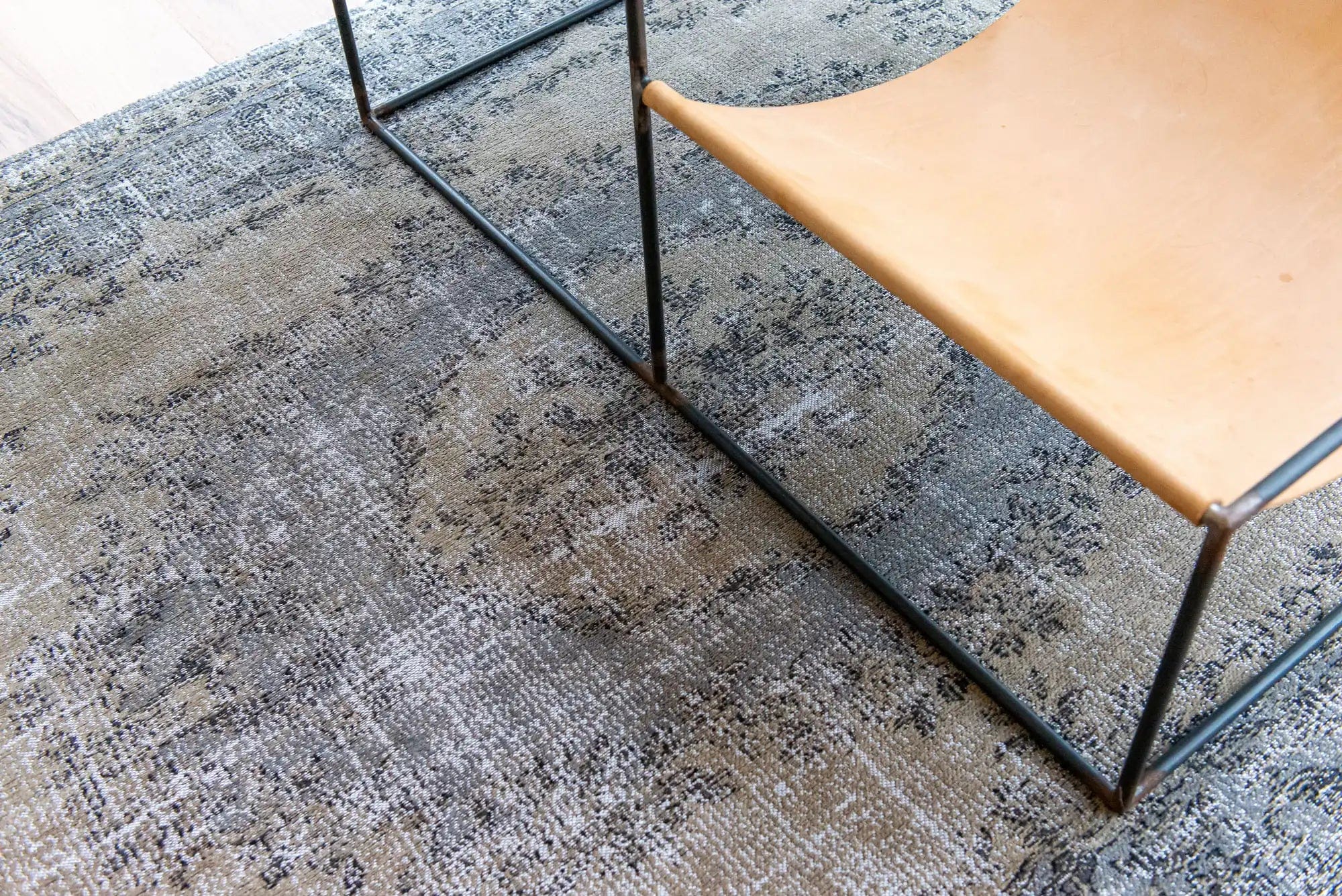 Palazzo Da Mosto 9138 Colonna Taupe Rugs
