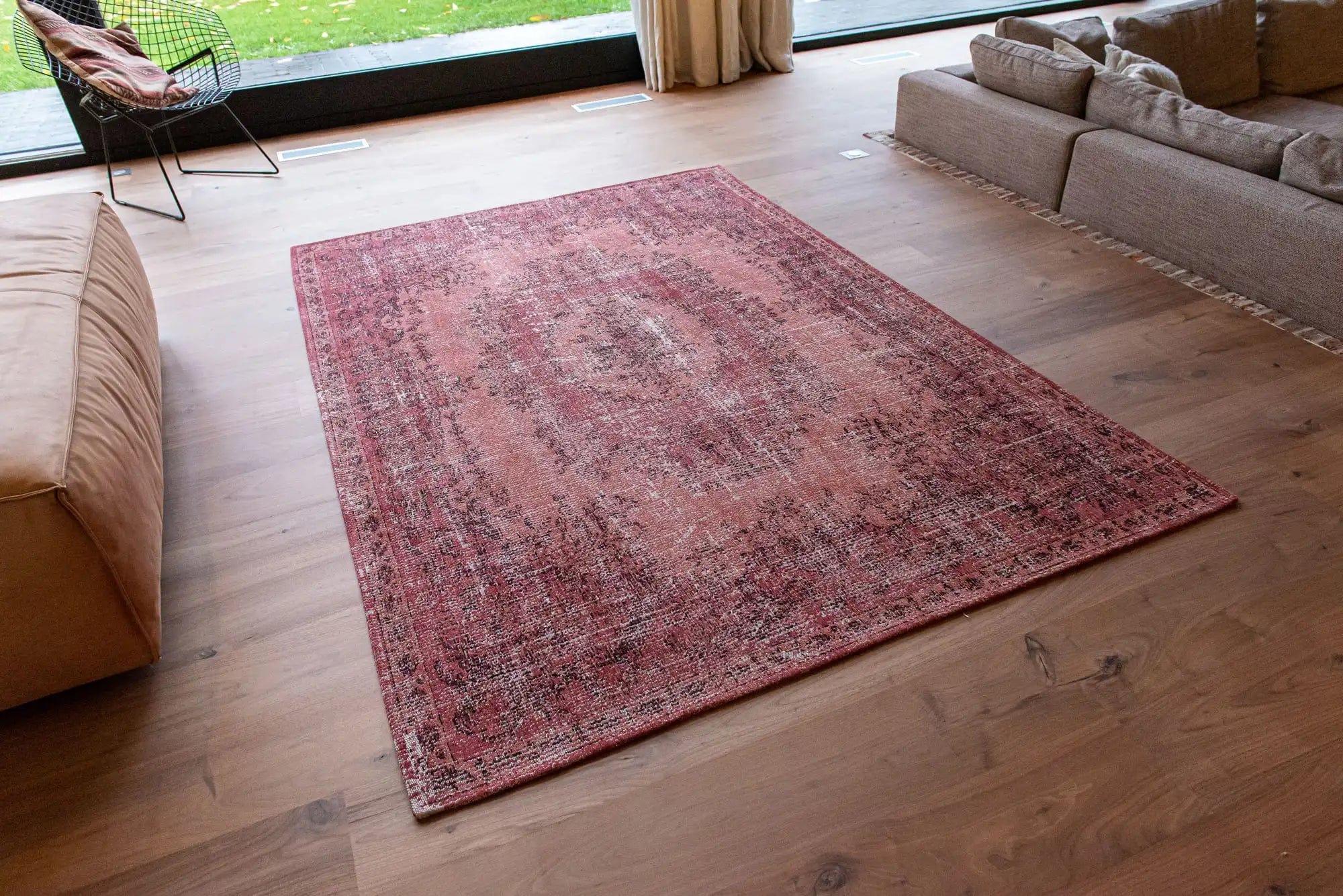 Palazzo Da Mosto 9141 Borgia Red Rugs