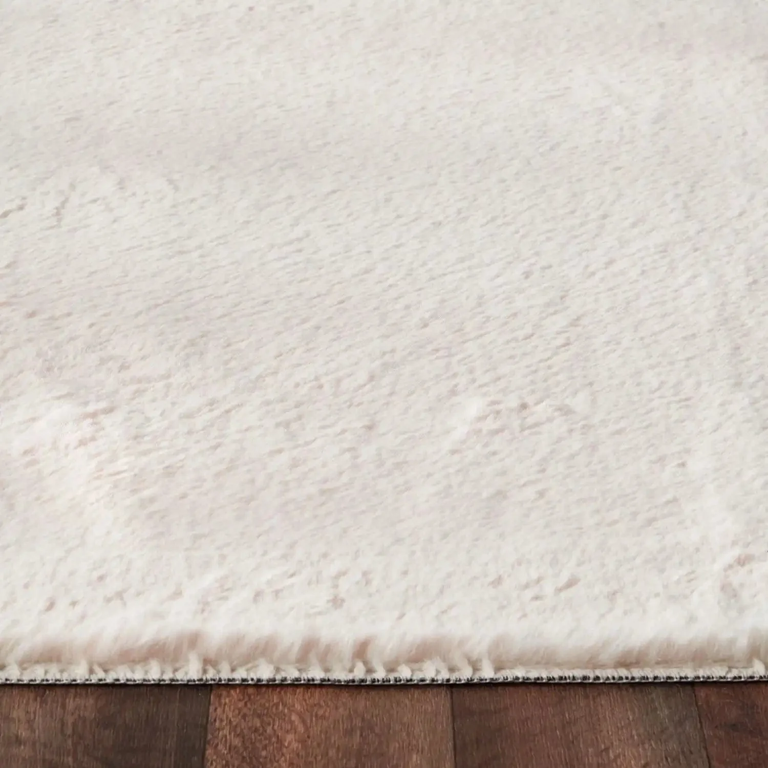 Washable Faux Fur Ivory - Image 4